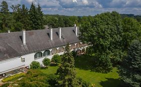 Boutique Hotel Zum Oberjaeger, Schloss Lackenbach